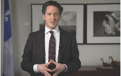 Benoit Charette, ministre de l’Environnement, de la Lutte contre les changements climatiques, de la Faune et des Parcs, donnant un discours lors de la Journée mondiale des espèces menacées ou vulnérables (11 mai 2025). Photo : Capture d’écran