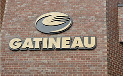 Gatineau is leaning into its economic ties with Ottawa, pursuing a multibillion-dollar defence bank and cross-border industry deals, even as a possible Quebec independence vote raises questions about whether the border between the two provinces still matters. Photo: Tashi Farmilo